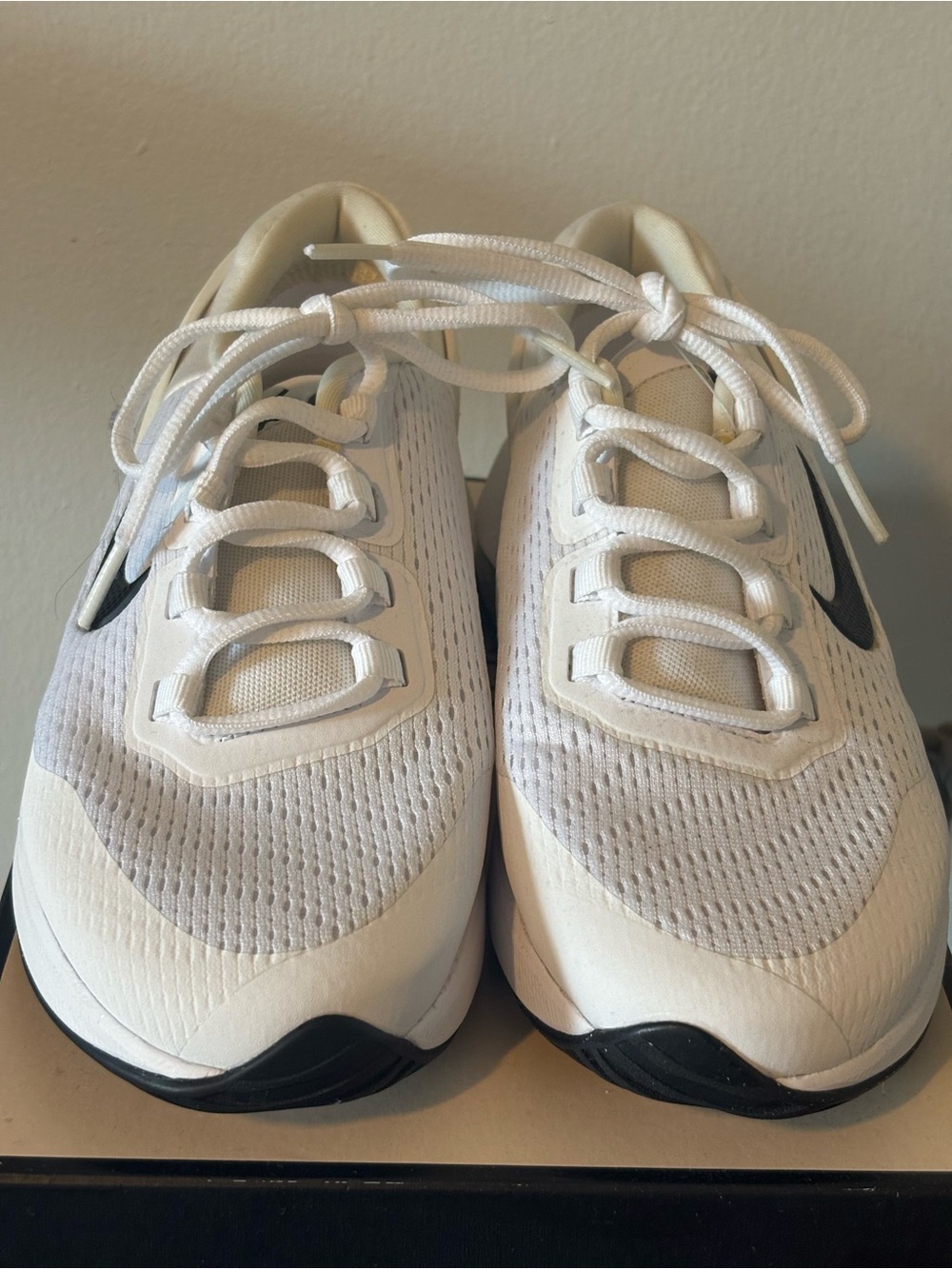 Nike White and Black Running Sneakers with Visible Heel Air - Picture 2 of 3